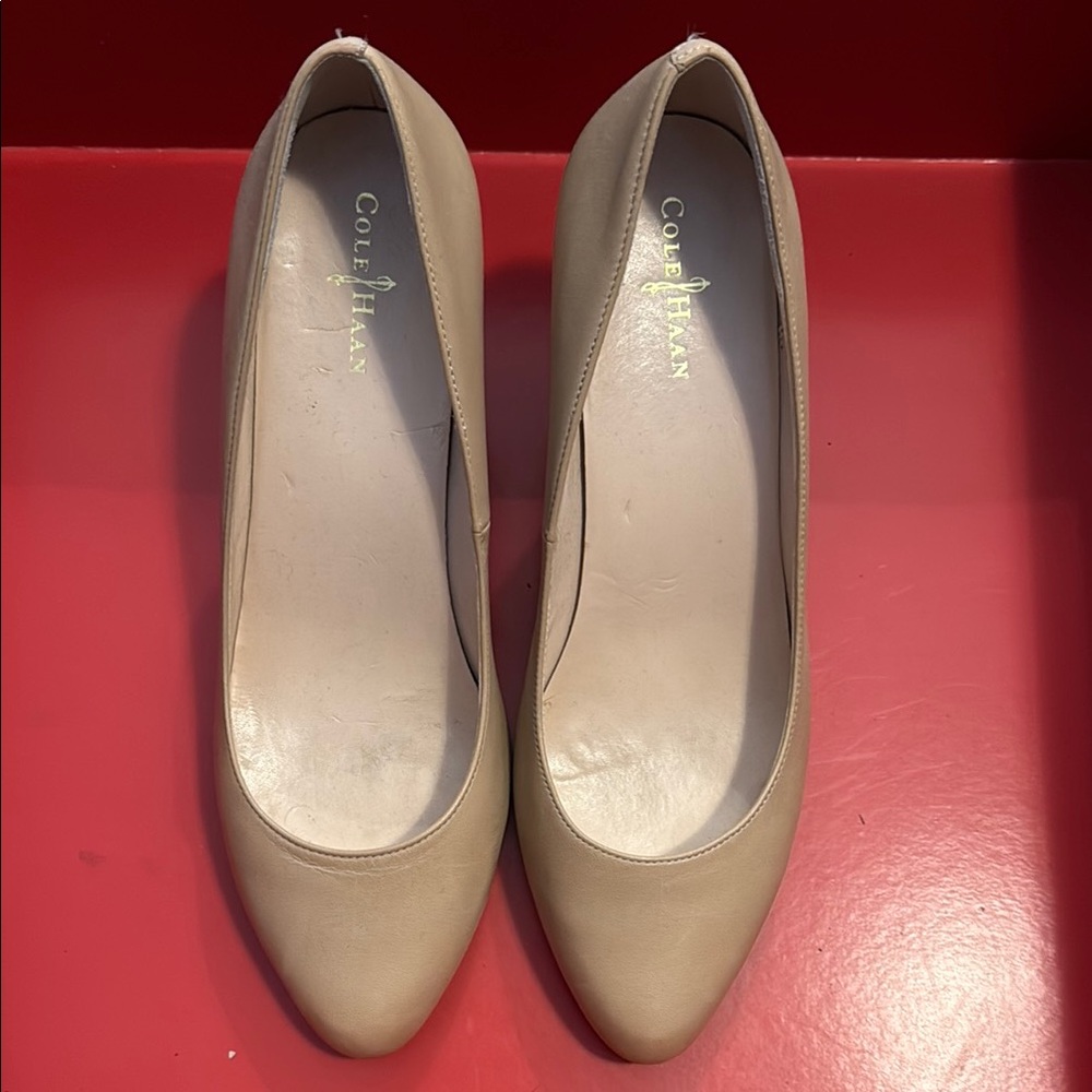 Cole Haan Tan Heels Classic Design